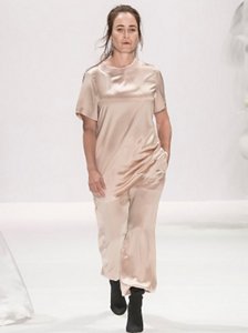 2.7_KMS-HAIR_fashion week_ThomasPuttick_runway2